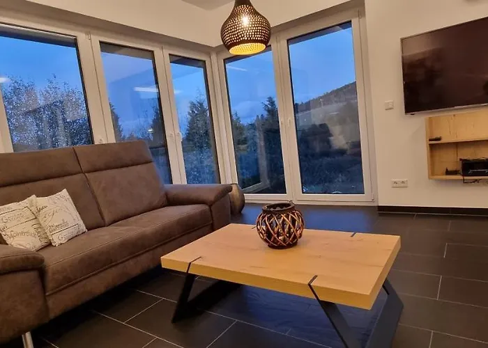 Upland View Apartment *