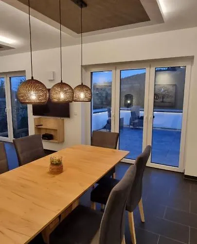 Upland View Apartment